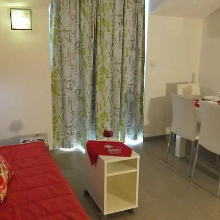 In With Sea View, Balcony, Air Conditioning, Wi-fi Apartmán *