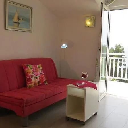 Apartmán In With Sea View, Balcony, Air Conditioning, Wi-fi